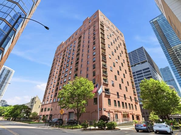 345 N Canal St 