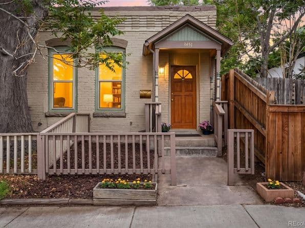 3451 Mariposa Street