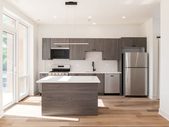 224 S Ashland Ave