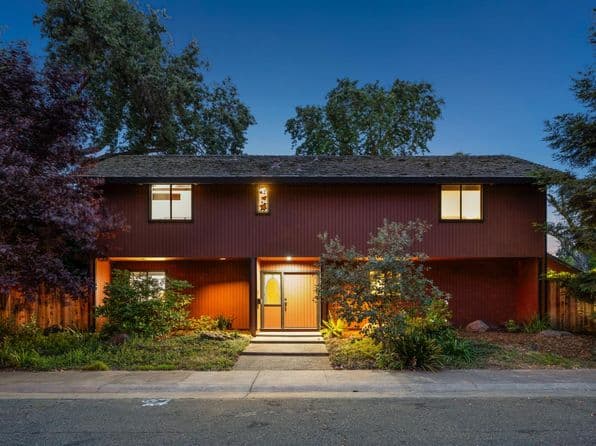 732 Blackmer Cir