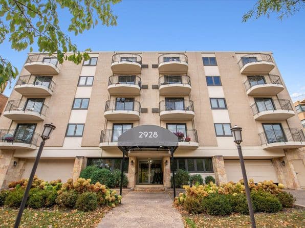 2928 Dean Pkwy 