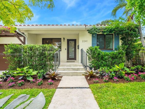 2241 Sw 25th Ter