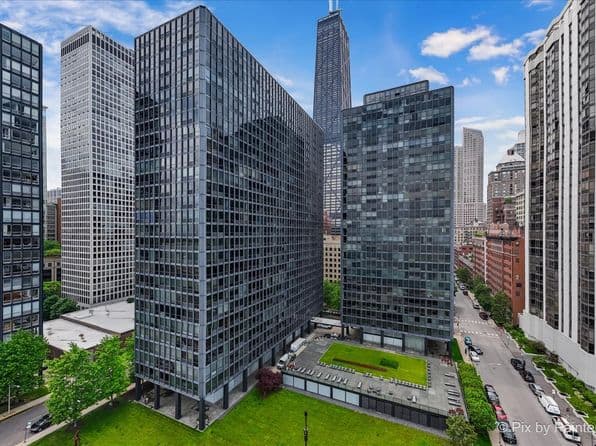 900 N Lake Shore Dr 