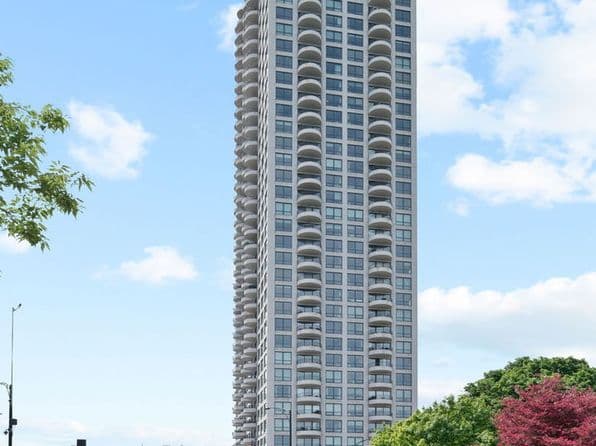 2020 N Lincoln Park W 