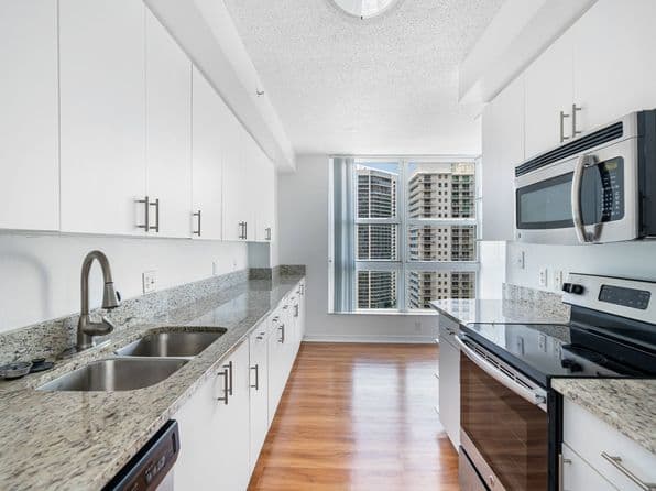 1111 Brickell Bay Dr