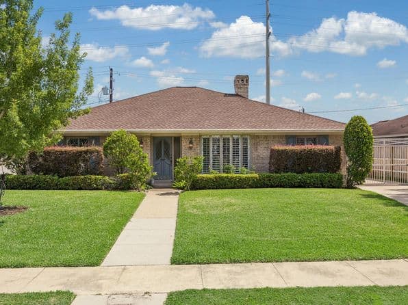 6423 Cindy Ln