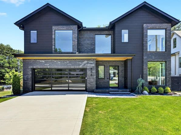 838 Woodburn Rd