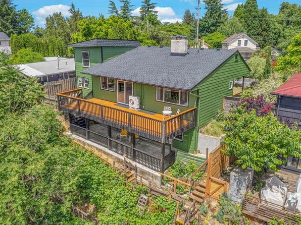 6740 N Willamette Blvd