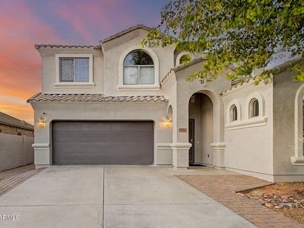 2826 E Saguaro Park Lane