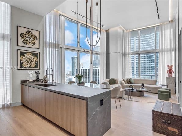 475 Brickell Ave 