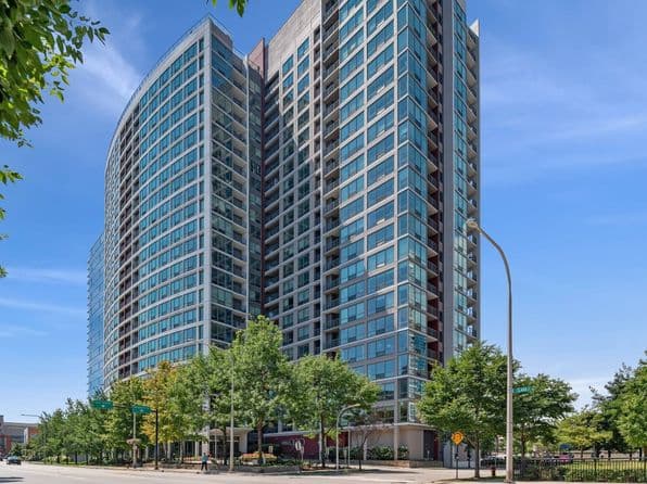 900 S Clark St