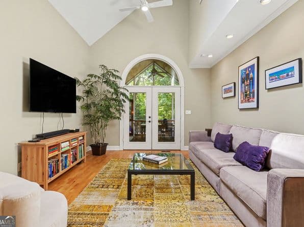 827 Highland Ter Ne