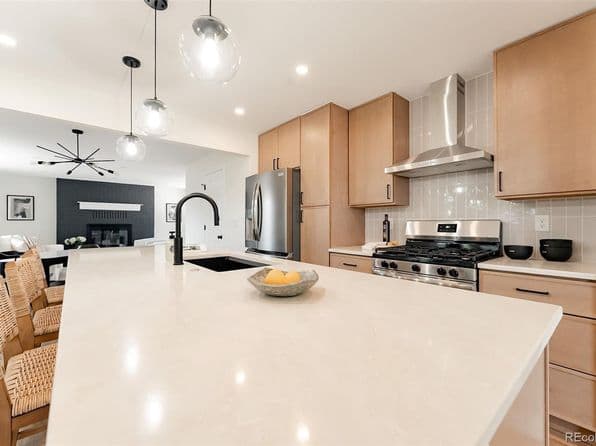 1279 S Raritan