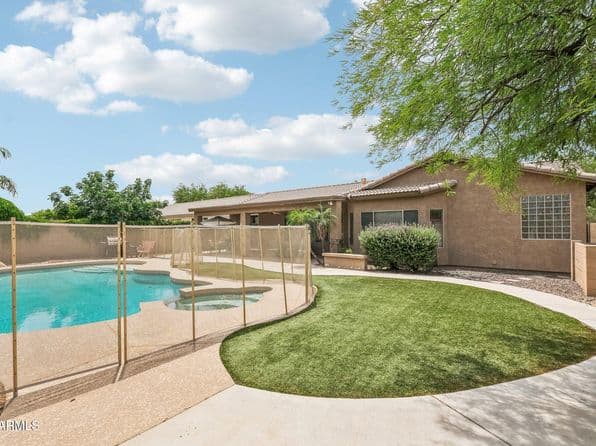 6114 W Hedgehog Place