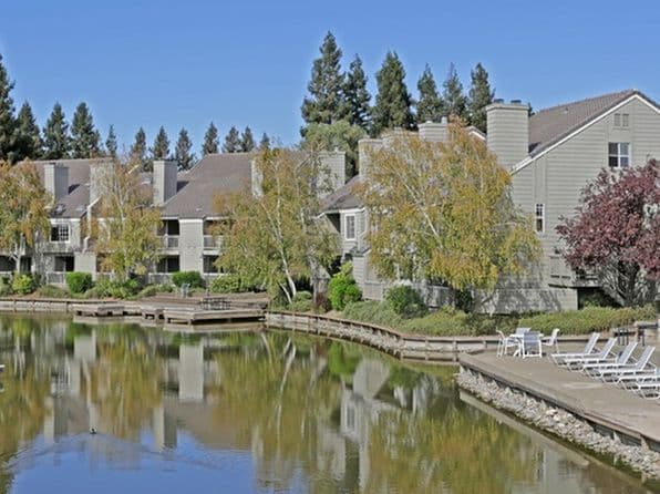 638 Lake Front Dr