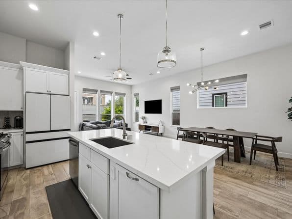 2804 Grand Fountains Dr 