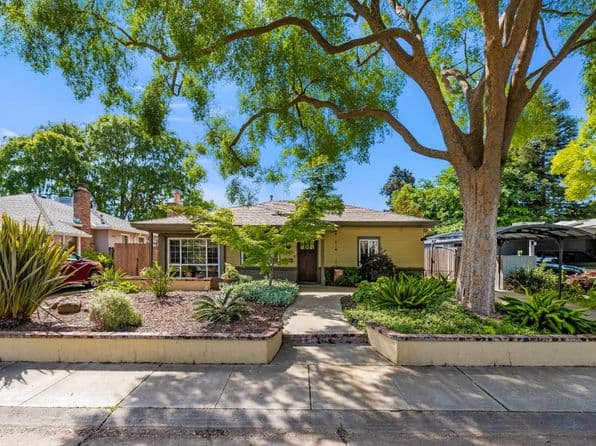524 Sandburg Dr