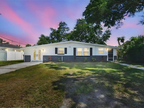 8703 Driftwood Dr