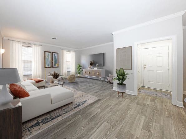 4141 Woodlawn Dr