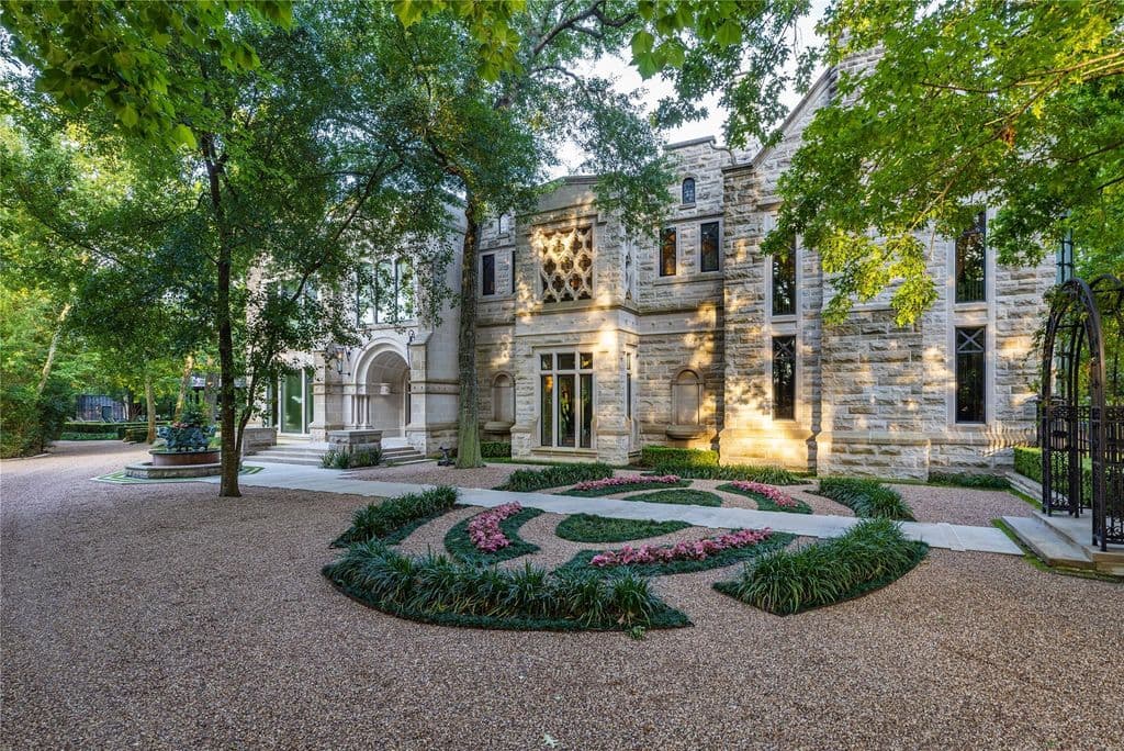 River Oaks